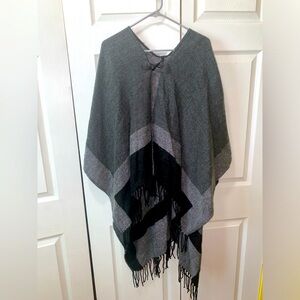 Jack & Missy Womens Woven Cape